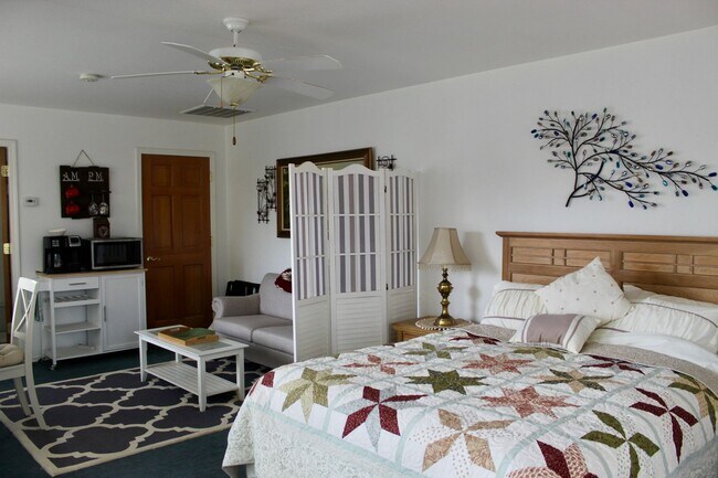 Building Photo - Gorgeous