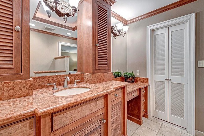 Building Photo - 9310 Oakford Ct