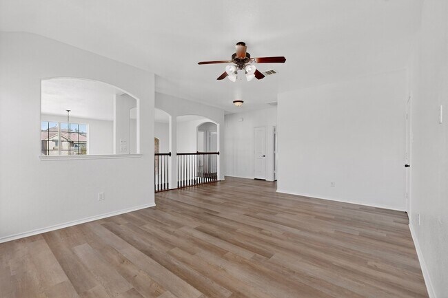 Building Photo - 1066 Carpenter Ct