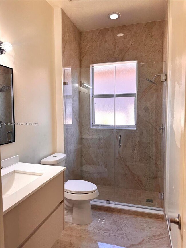 Building Photo - 3725 NE 23rd Ct