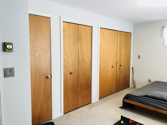 Walk-in Closets with Laundry - 127 Separatist Rd