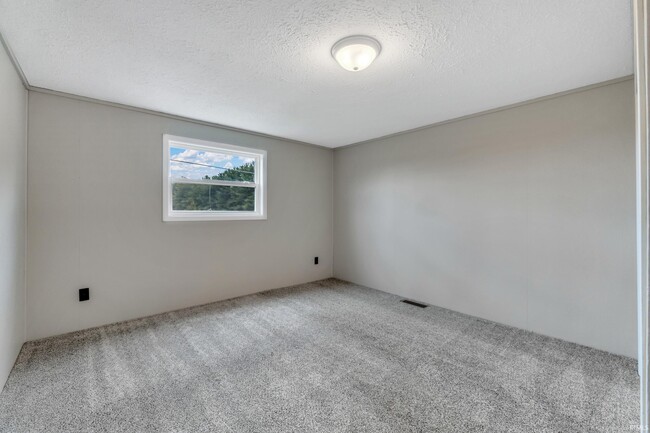 Building Photo - 2317 S 275 E