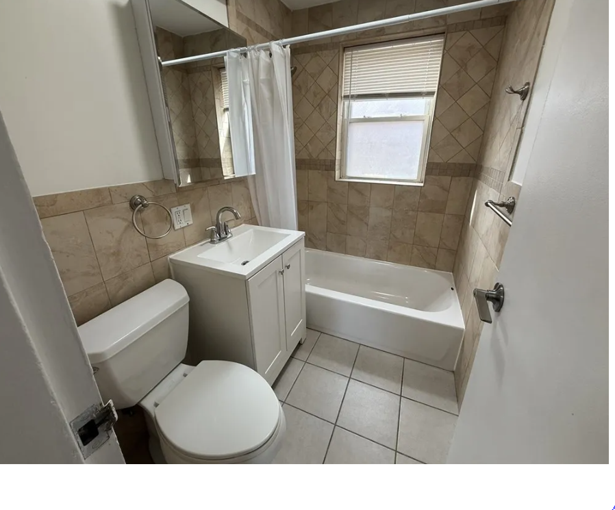 Building Photo - 491 Arborway