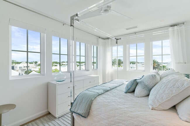 Building Photo - Experience refined coastal living Alys Beach
