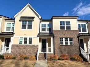 Building Photo - End-Unit Townhome w/3BR + 2-Car Garage + Balcony