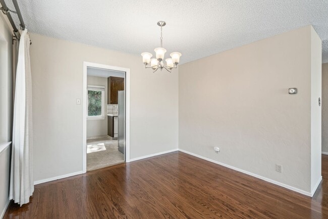 Building Photo - Single-Family Home Located in Peaceful Nei...