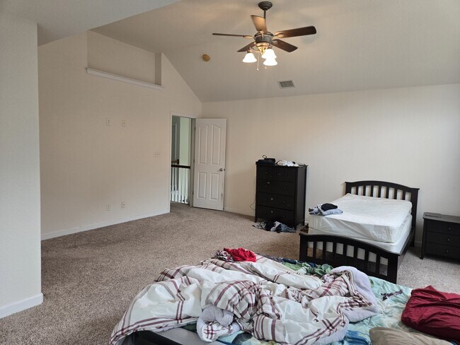 Building Photo - 2009 Breck Ave