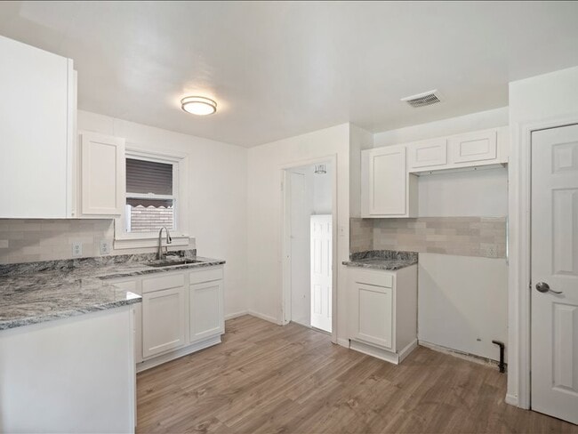 Building Photo - W Chicago