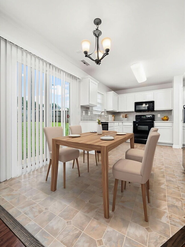 Building Photo - Spacious and Move-In Ready Home! - Fenced Yard!