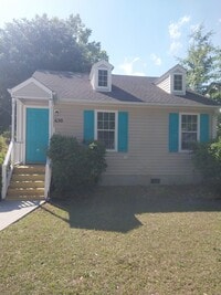 Building Photo - 630 Varsity Dr