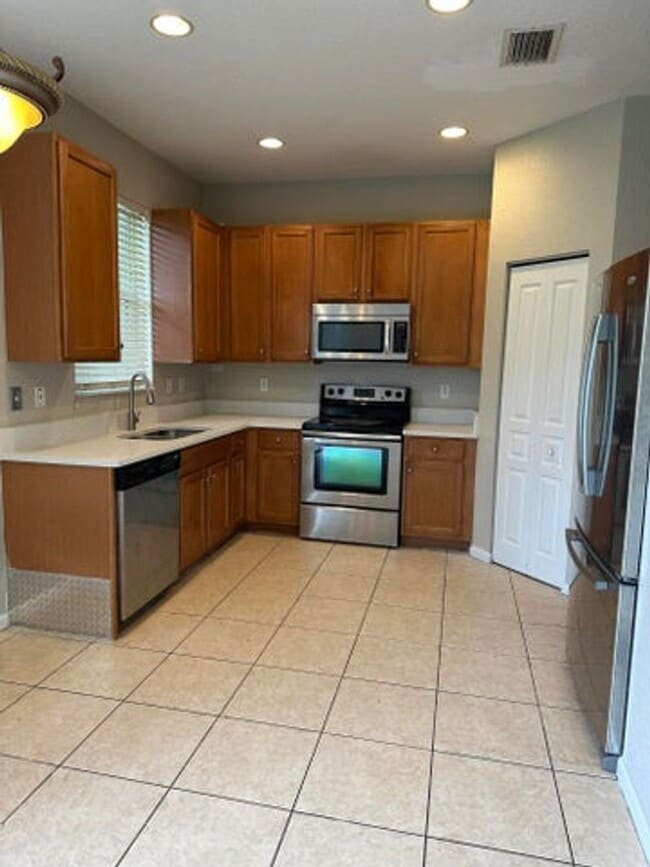 Building Photo - 5012 Starblaze Dr