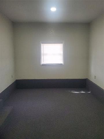 Building Photo - 516 W Beach St