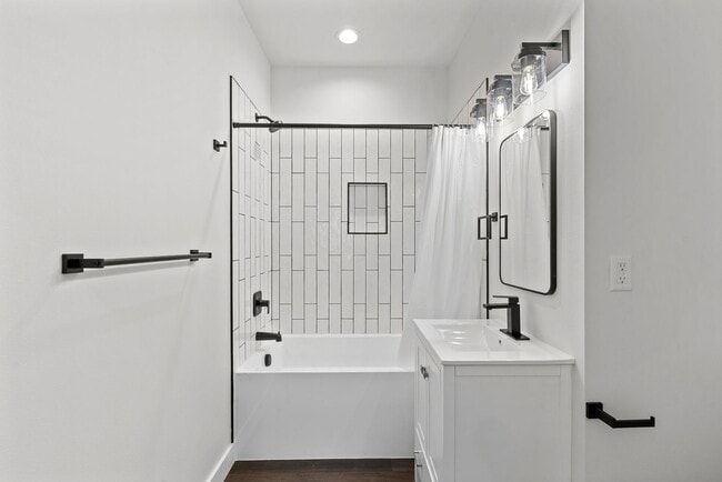 Building Photo - Brand new 2 bed/2 bath, central a/c, dishwasher, washer & dryer, deck & patio! April rent free!