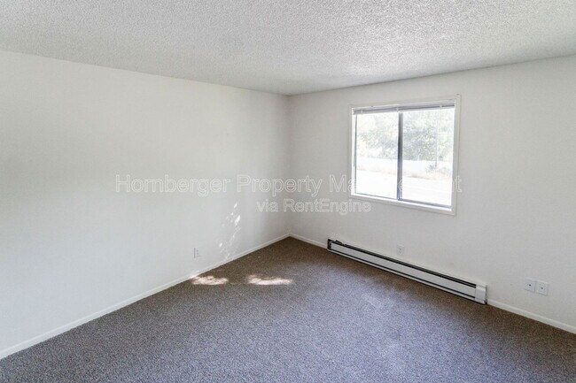 Building Photo - 2618 S Blake Rd