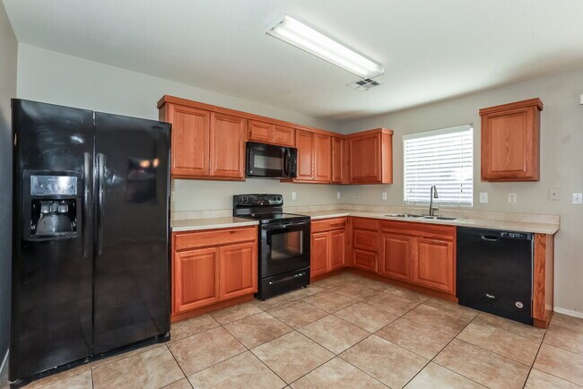 Building Photo - 2081 E Paso Fino Dr