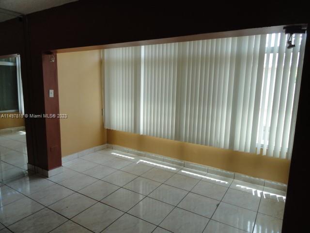 Building Photo - 120 Royal Palm Rd