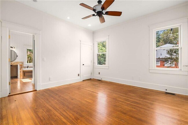 Building Photo - 787 Flat Shoals Ave SE