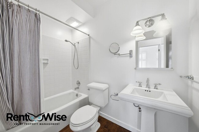 Building Photo - 2060 Sutter St