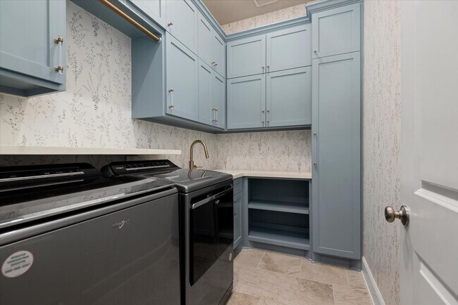 Building Photo - 155 Rockwell Park Blvd