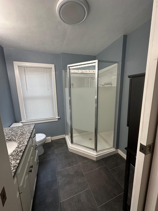 Building Photo - 962 Lakeview Dr