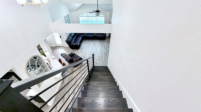 Building Photo - 2708 Sunnycreek Ln