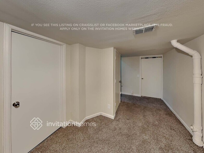 Building Photo - 1811 S Quebec Way