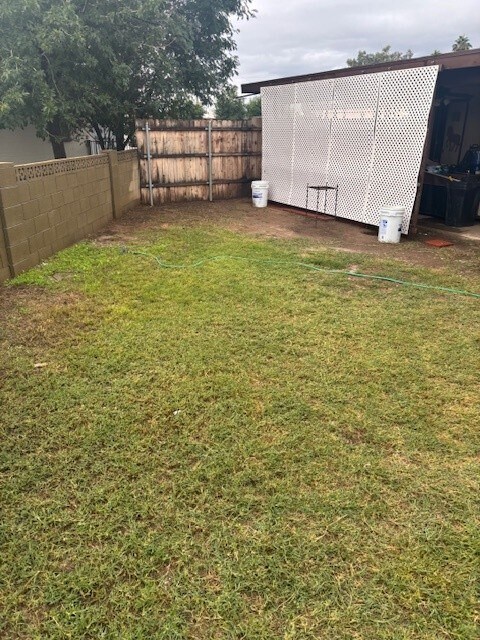 Building Photo - 1149 N April Cir