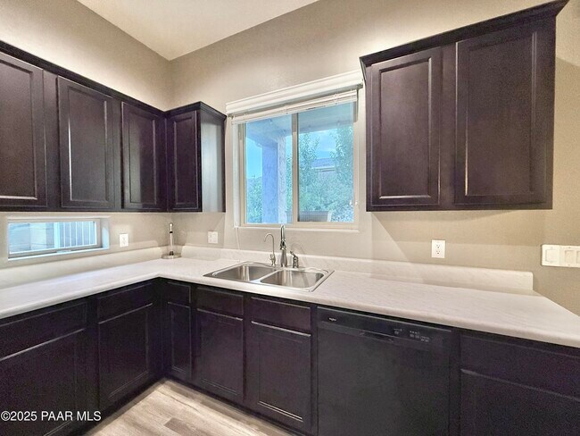 Building Photo - 5768 N Thornberry Dr