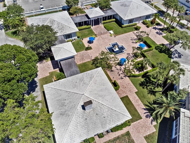 Building Photo - 2151 NE 68th St