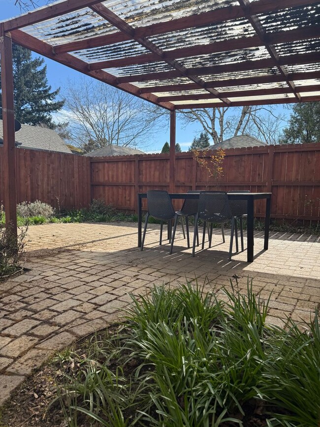 Building Photo - The Cozy Corner