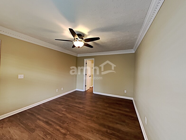 Building Photo - 101 Crestside Ct