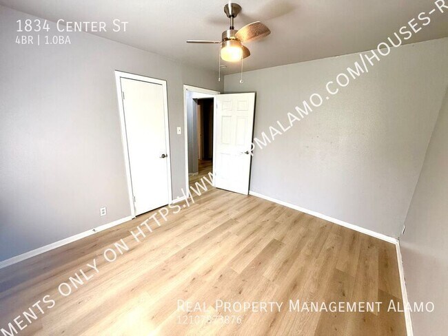 Building Photo - 1834 Center St