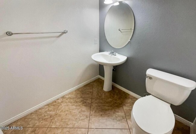 Building Photo - 123 N Washington St