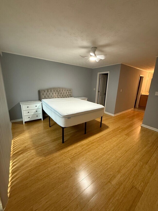 Building Photo - 202 Dunbar Dr
