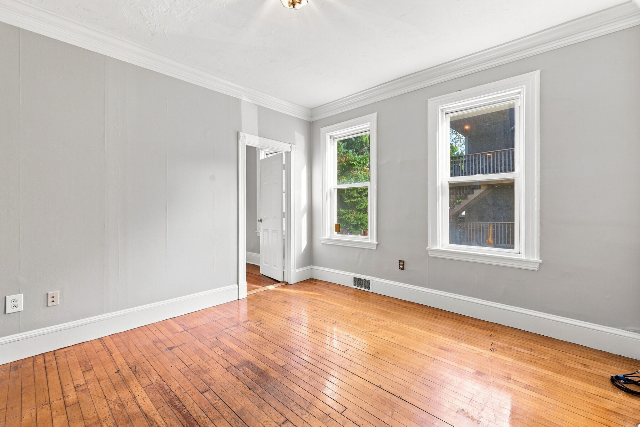 Building Photo - 147 Murdock St