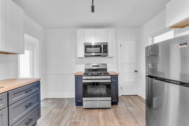 Building Photo - 3706 Spokane Ave