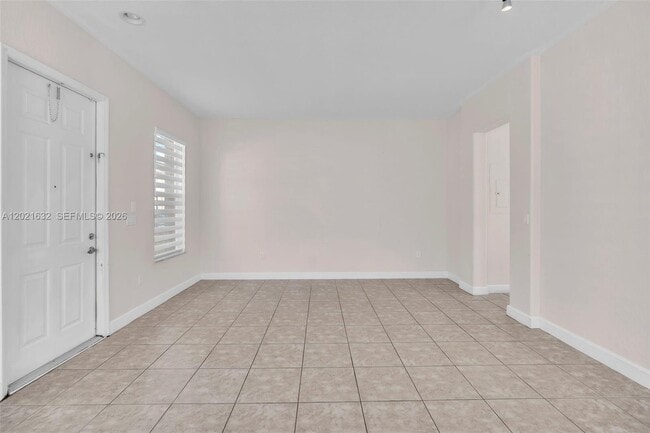 Building Photo - 14634 SW 5th St