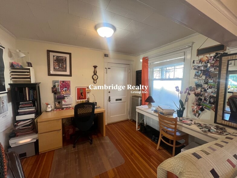 Building Photo - 10 Townsend Rd