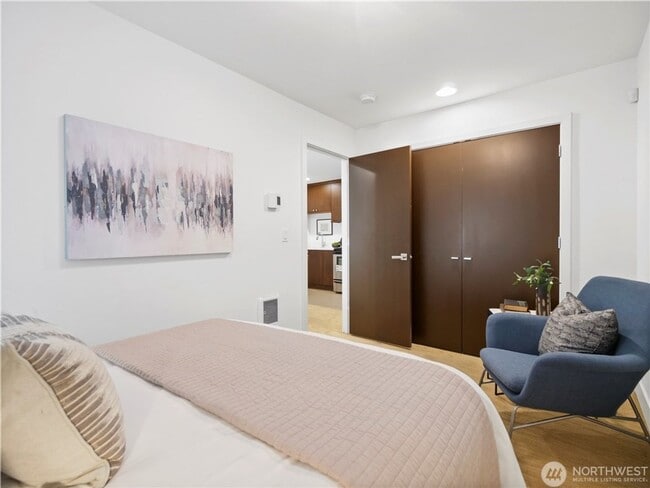 Building Photo - 4bd/3.75ba Seattle House