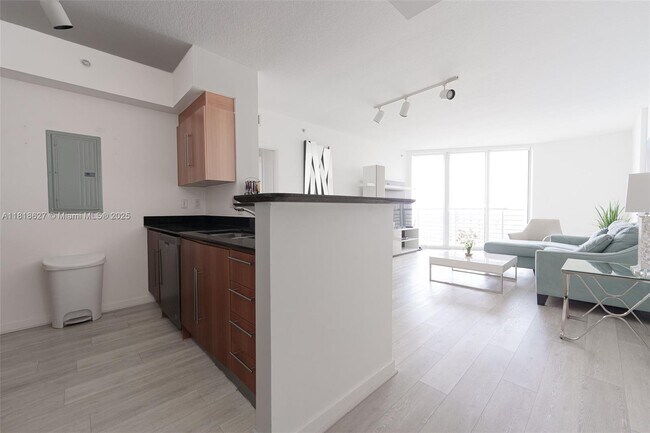 Building Photo - 335 S Biscayne Blvd