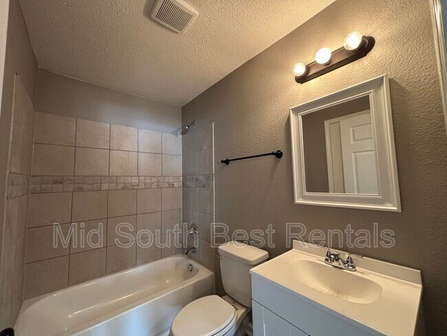 Building Photo - 1121 Vestal St