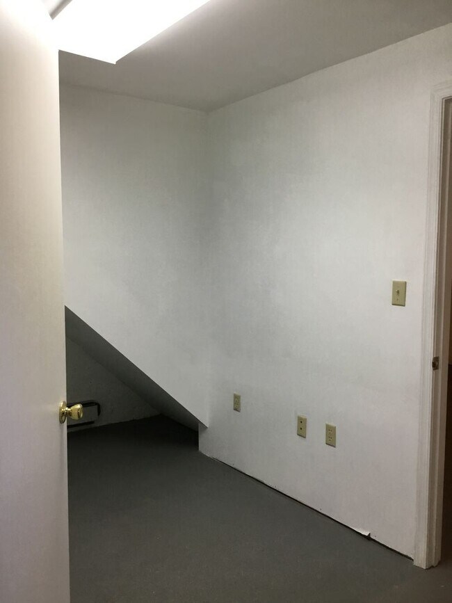 Building Photo - 3 br, 2 bath House - 2090 NEW DANVILLE PIKE
