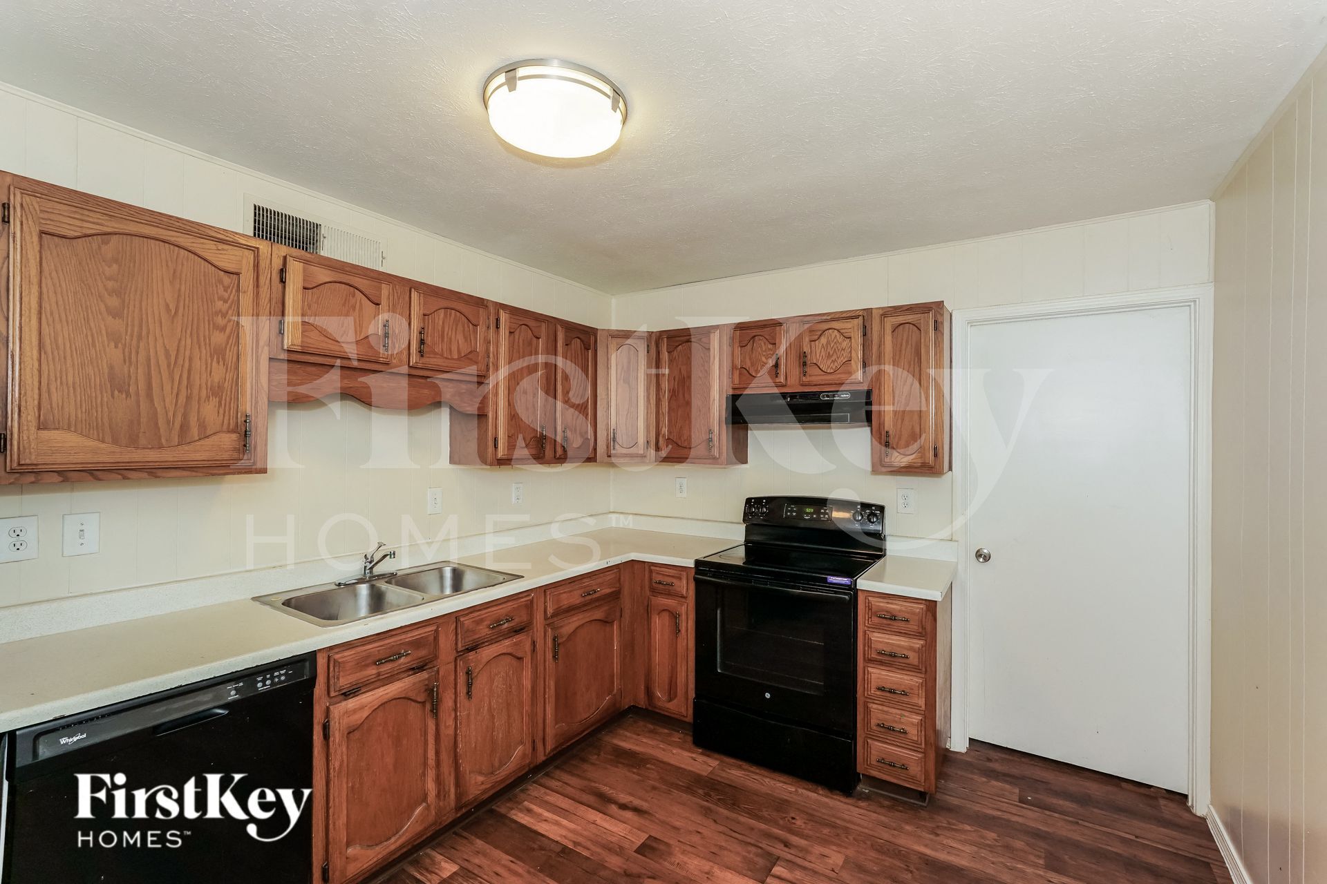 Building Photo - 4841 Trailwood Dr
