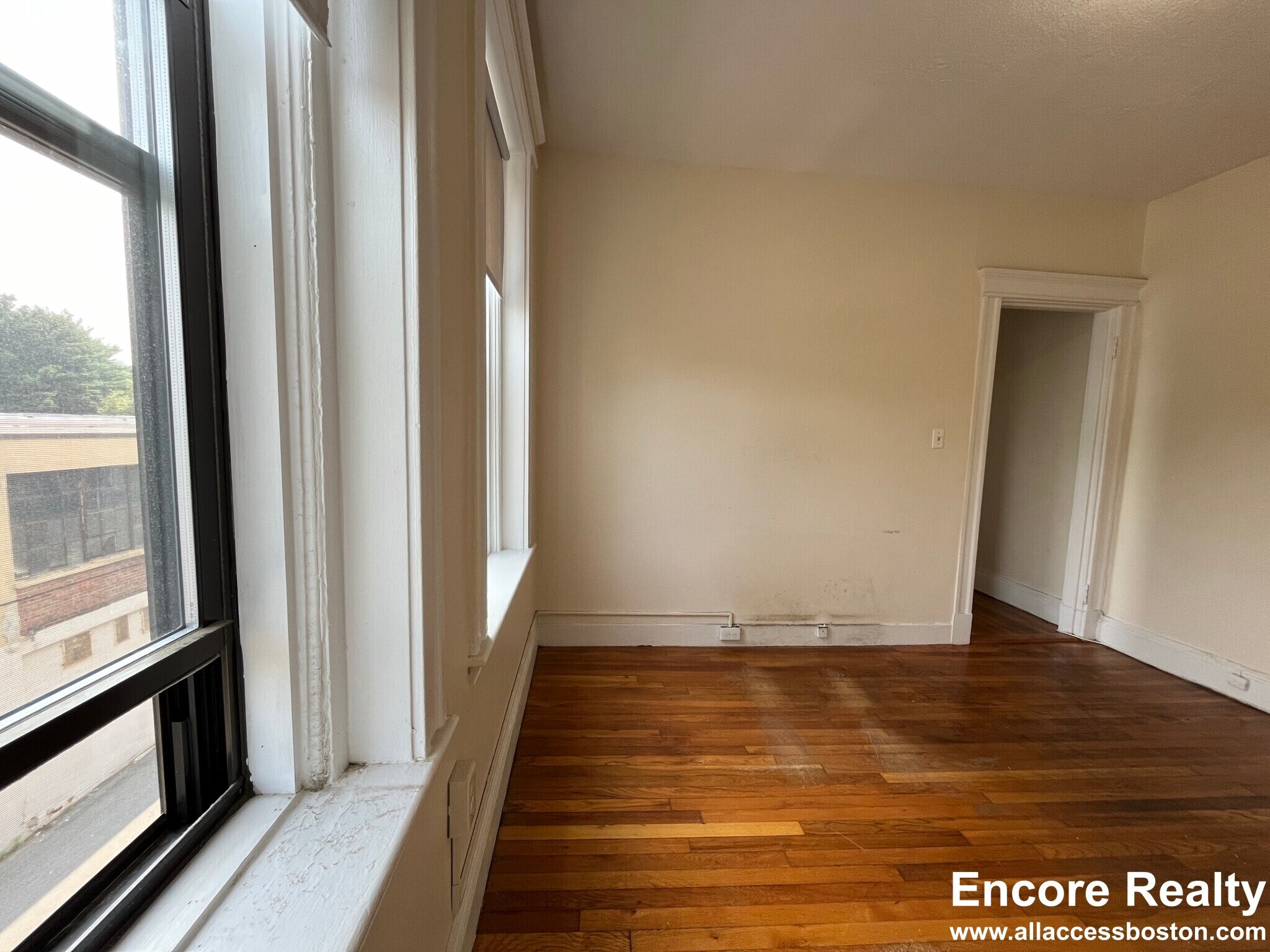 Building Photo - 1144 Commonwealth Ave