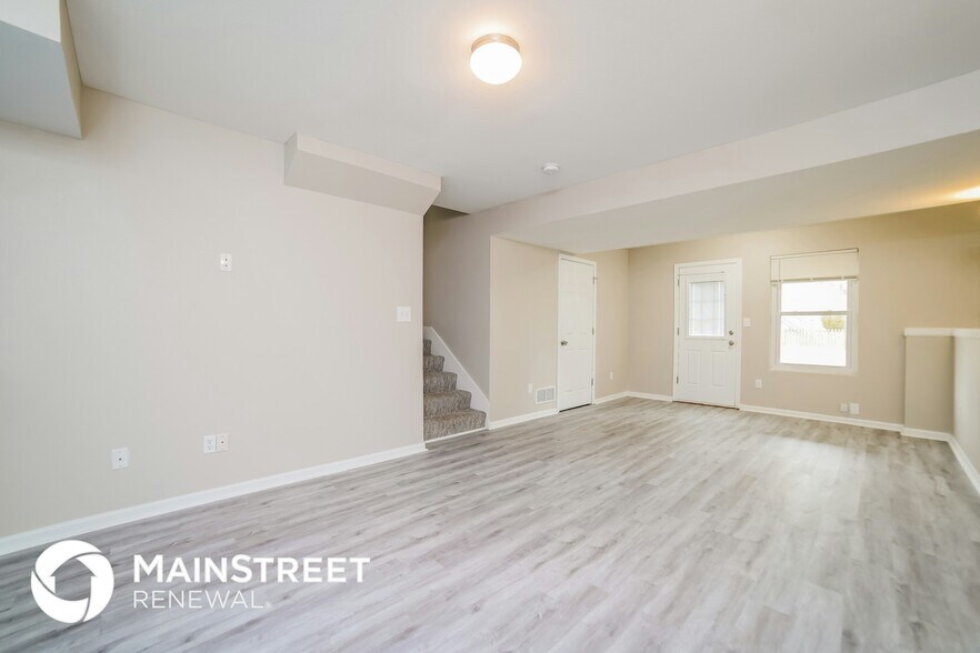 Building Photo - 11515 N Lane Ave