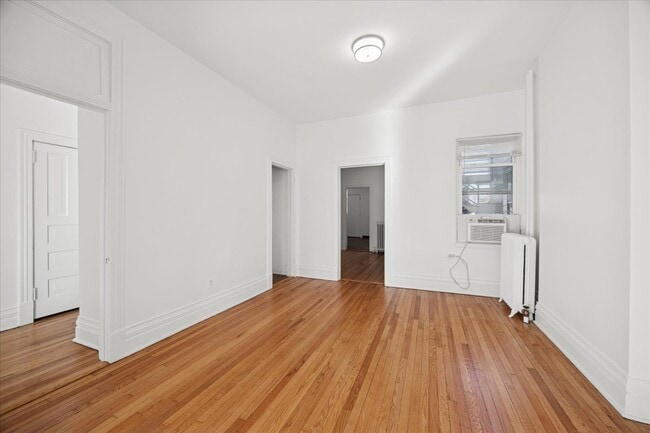 Building Photo - 3 E Quincy St