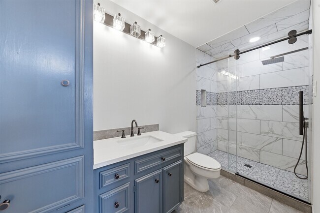 Building Photo - 8614 Oakford Dr