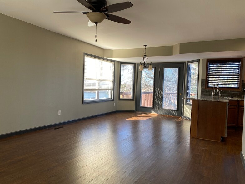 Dining room - 1209 Pinewood Dr