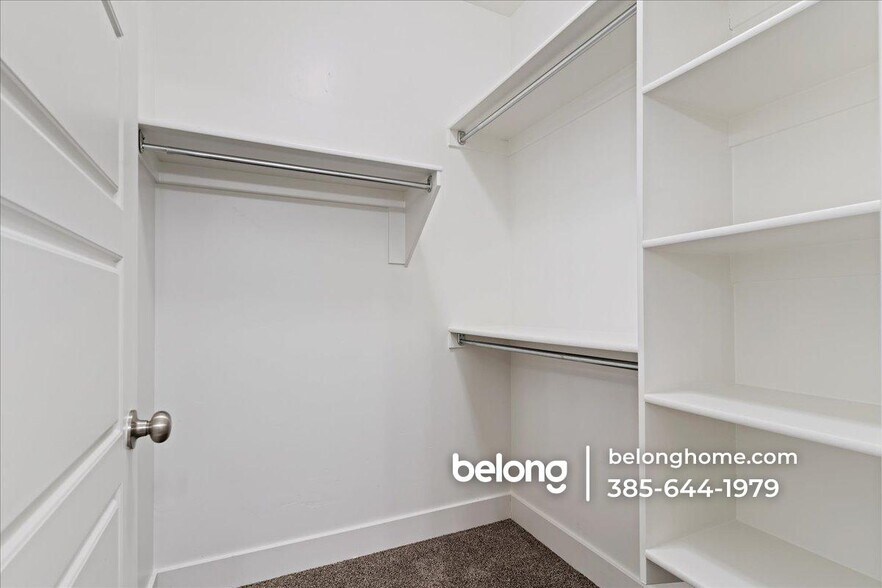 Building Photo - 2333 S Long Dr