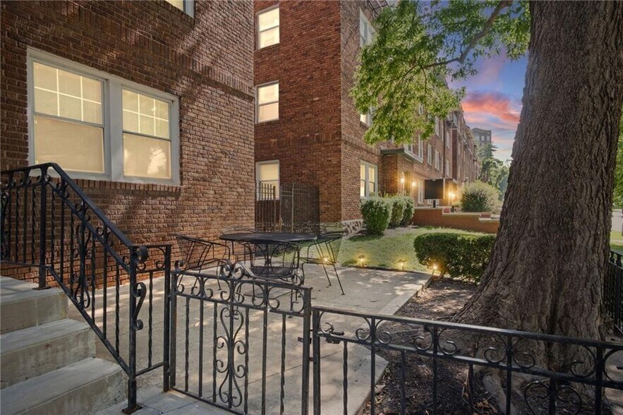 Building Photo - 212 Emanuel Cleaver II Blvd